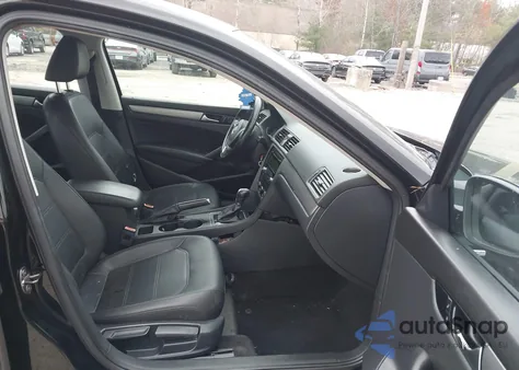 2014 Volkswagen Passat 1.8T Wolfsburg Edition из США, поврежденный, VIN 1VWAT7A39EC097098